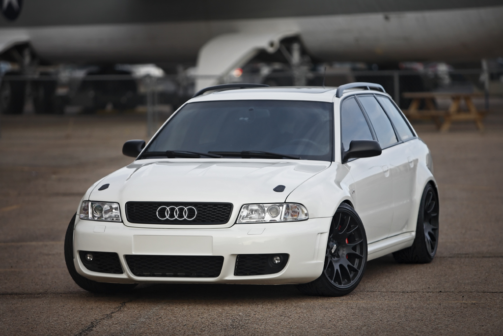 Audi Rs4 Avant Black. Audi RS4 (B5) Avant